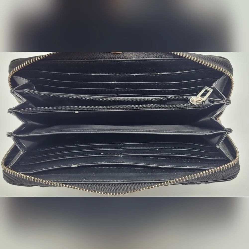 GUESS Los Angeles Shawna Wallet Wristlet Zip-Around Black vegan leather​​​